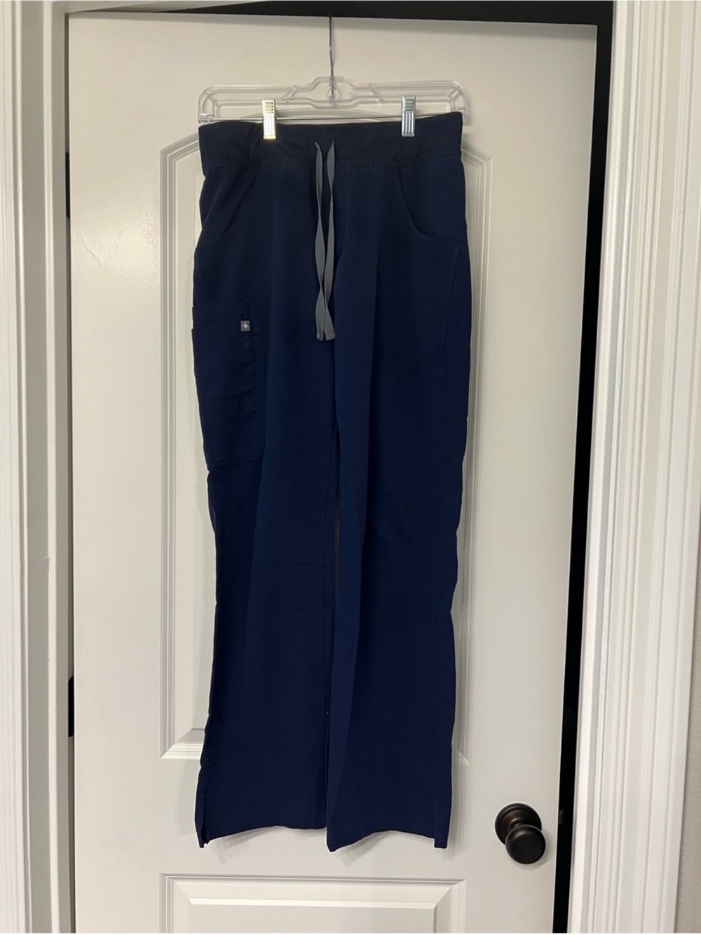 FIGS Women’s Kade Cargo Scrub Pants